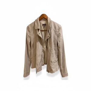 Cute ruffle back lined jacket. Steam and go for work play. Cute with jeans!.